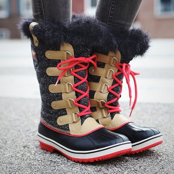Sorel Shoes - Sorel Tofino Herringbone Boots